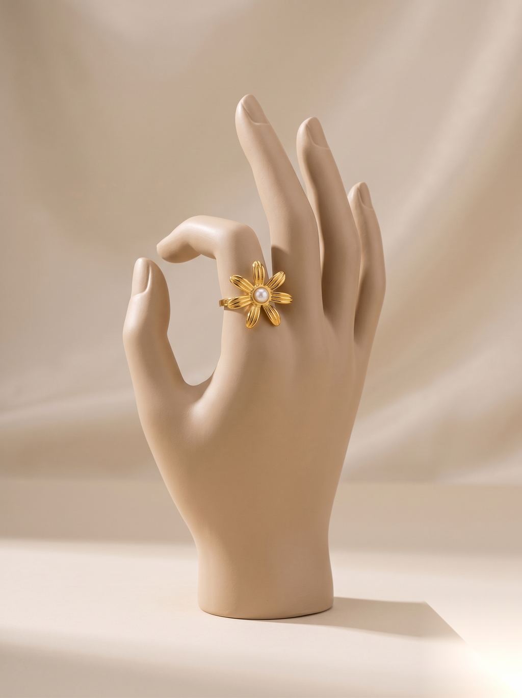 Daisy & Pearl Ring