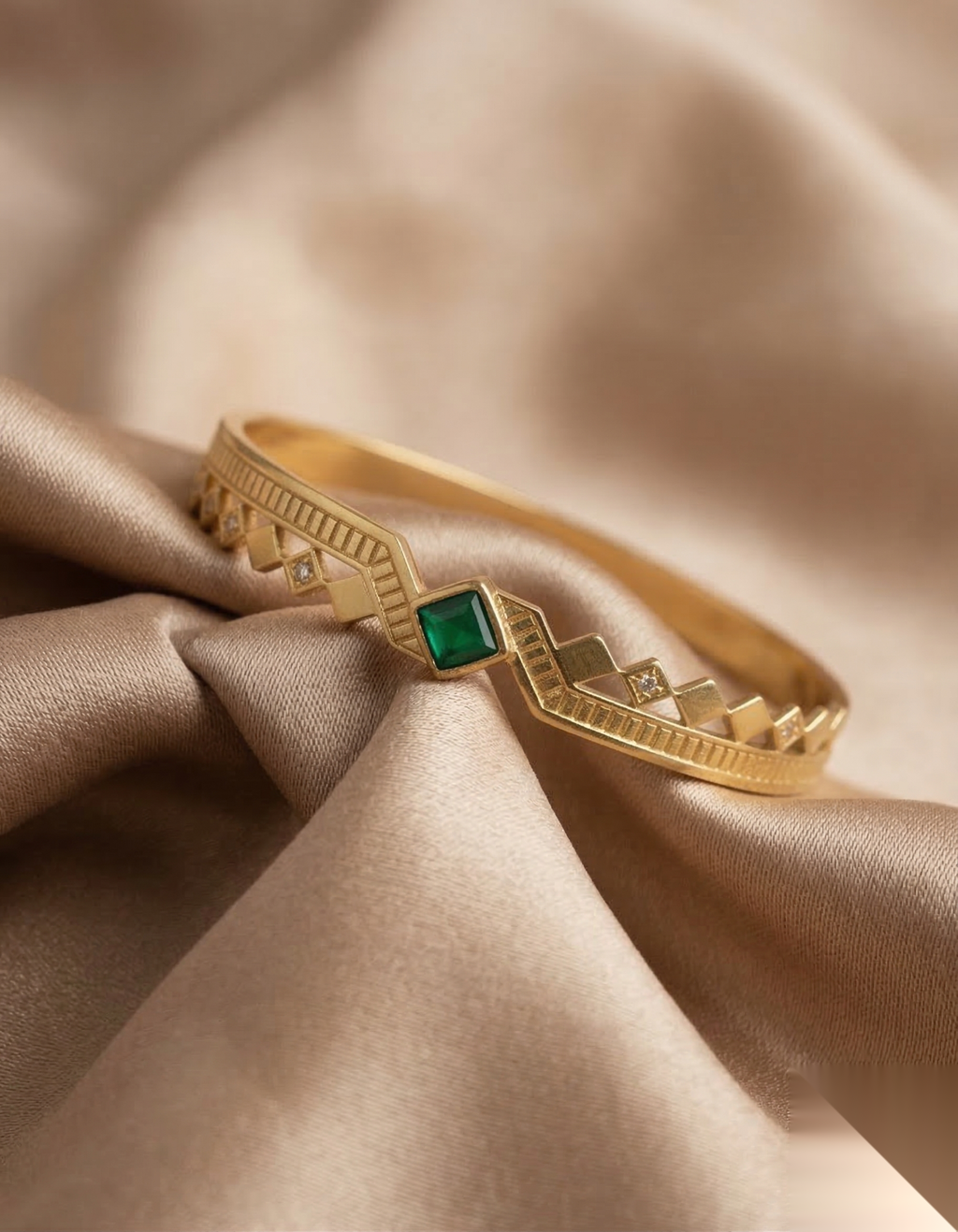 The Emerald Geometric Bangle