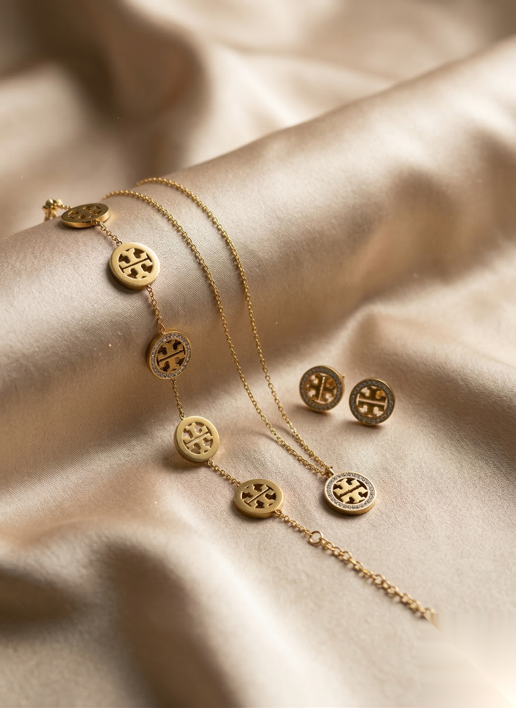 Signature Coin Charm Set.