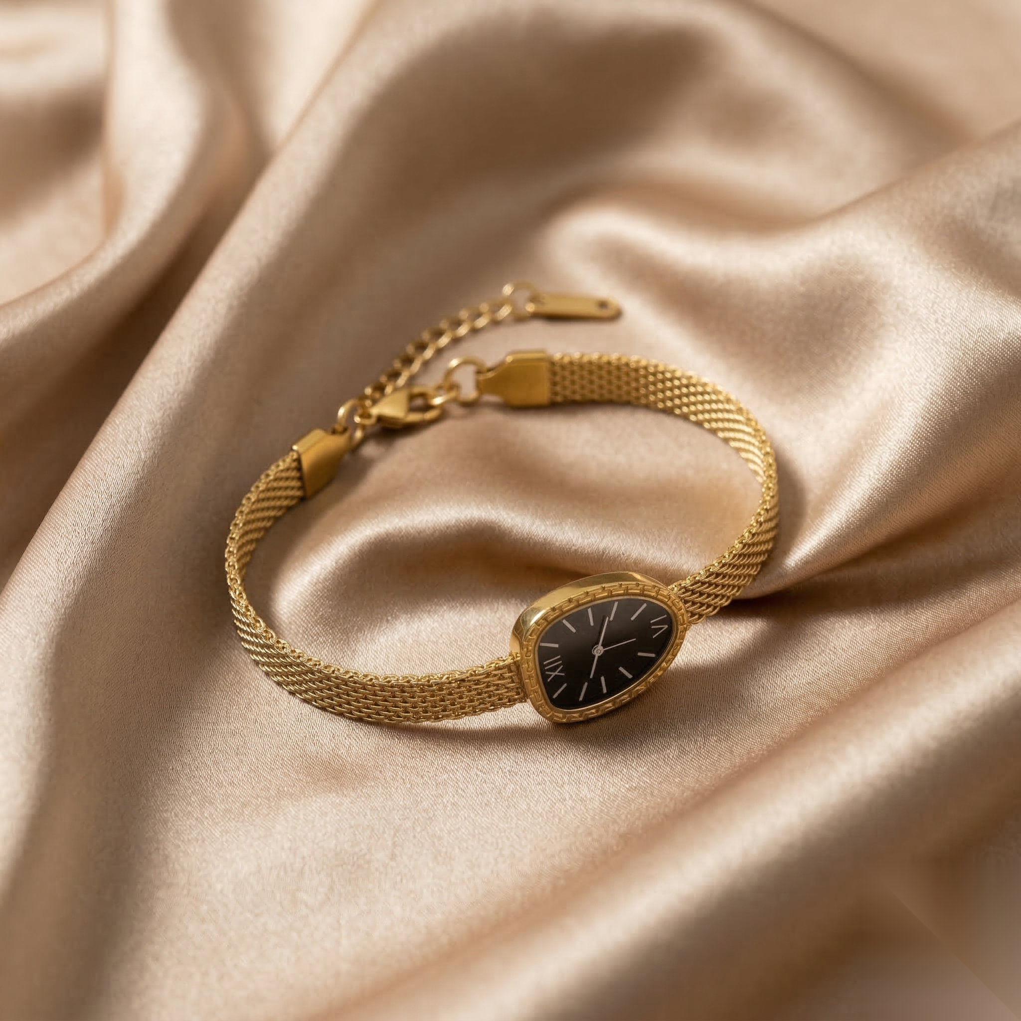 The Midnight Mesh Watch-Bracelet