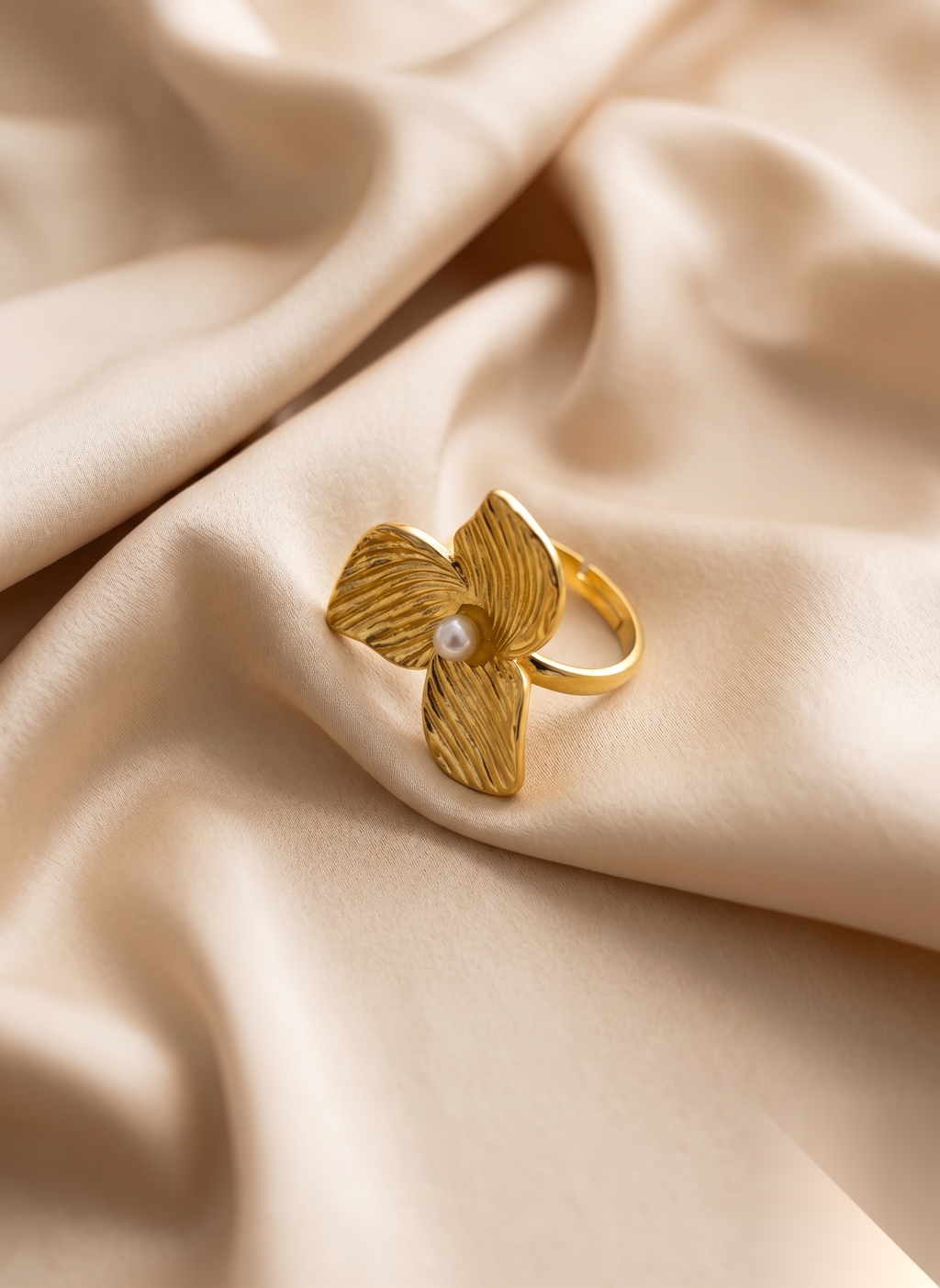 Flower & Pearl Ring