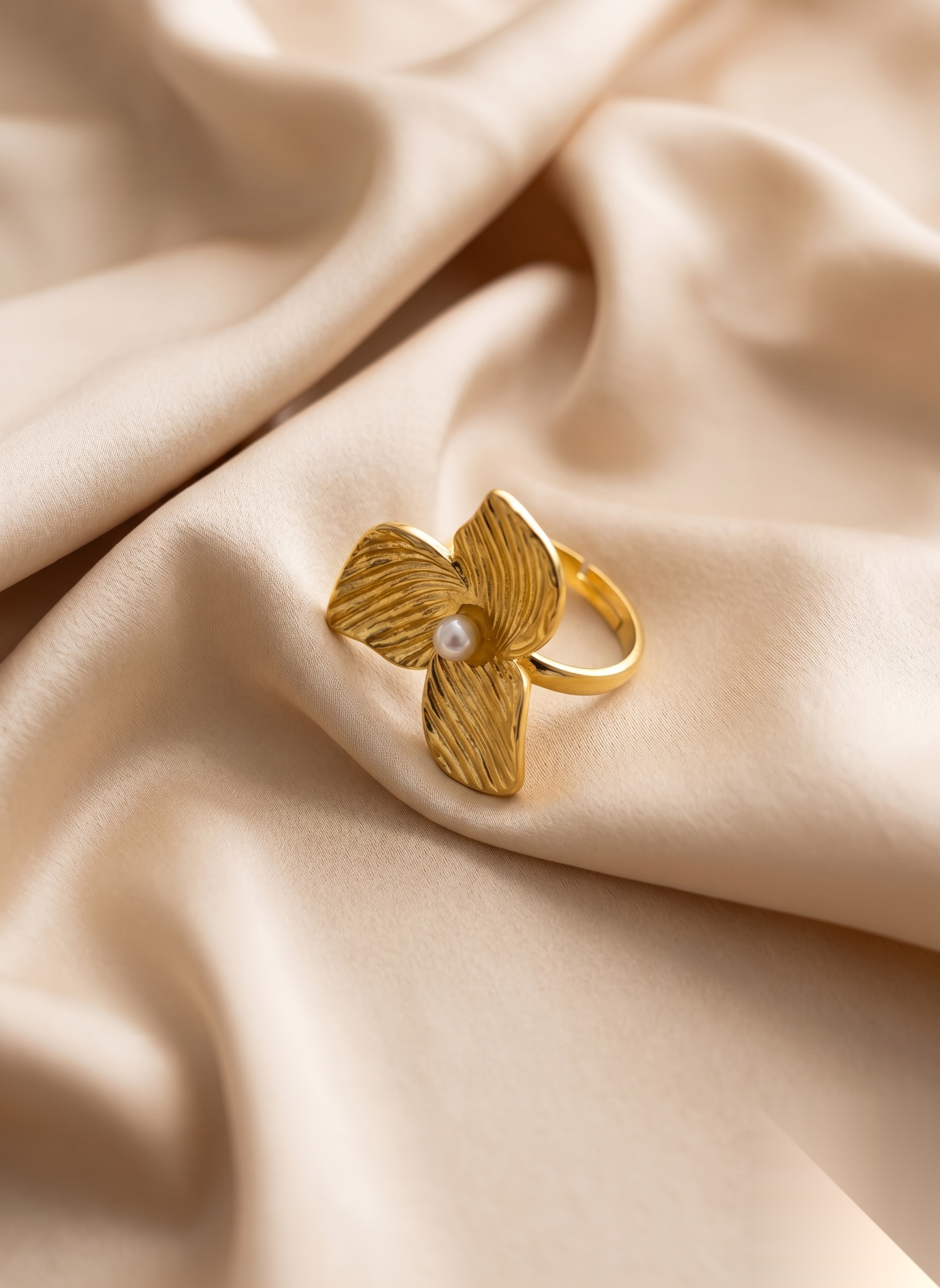 Flower & Pearl Ring