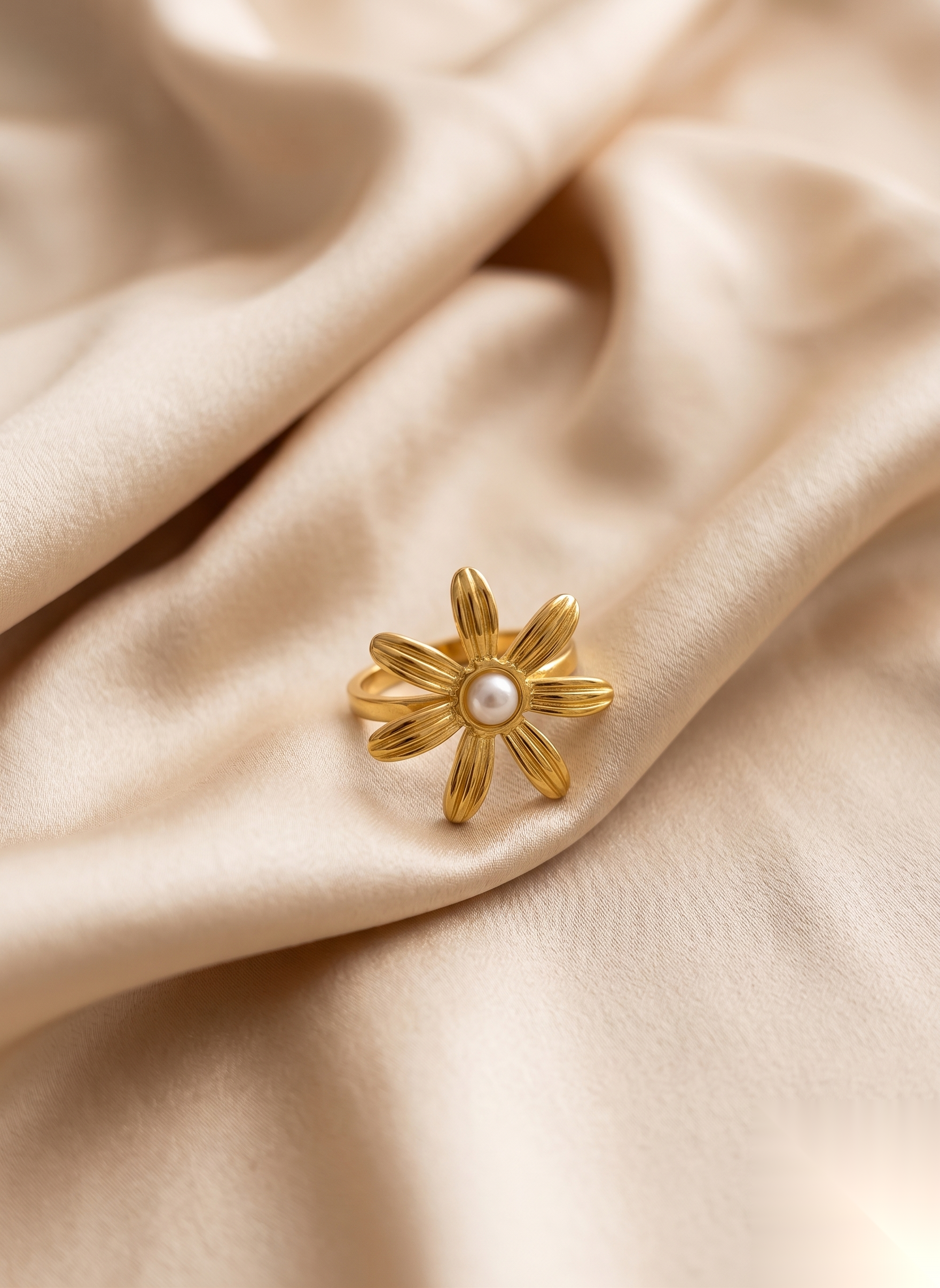 Daisy & Pearl Ring