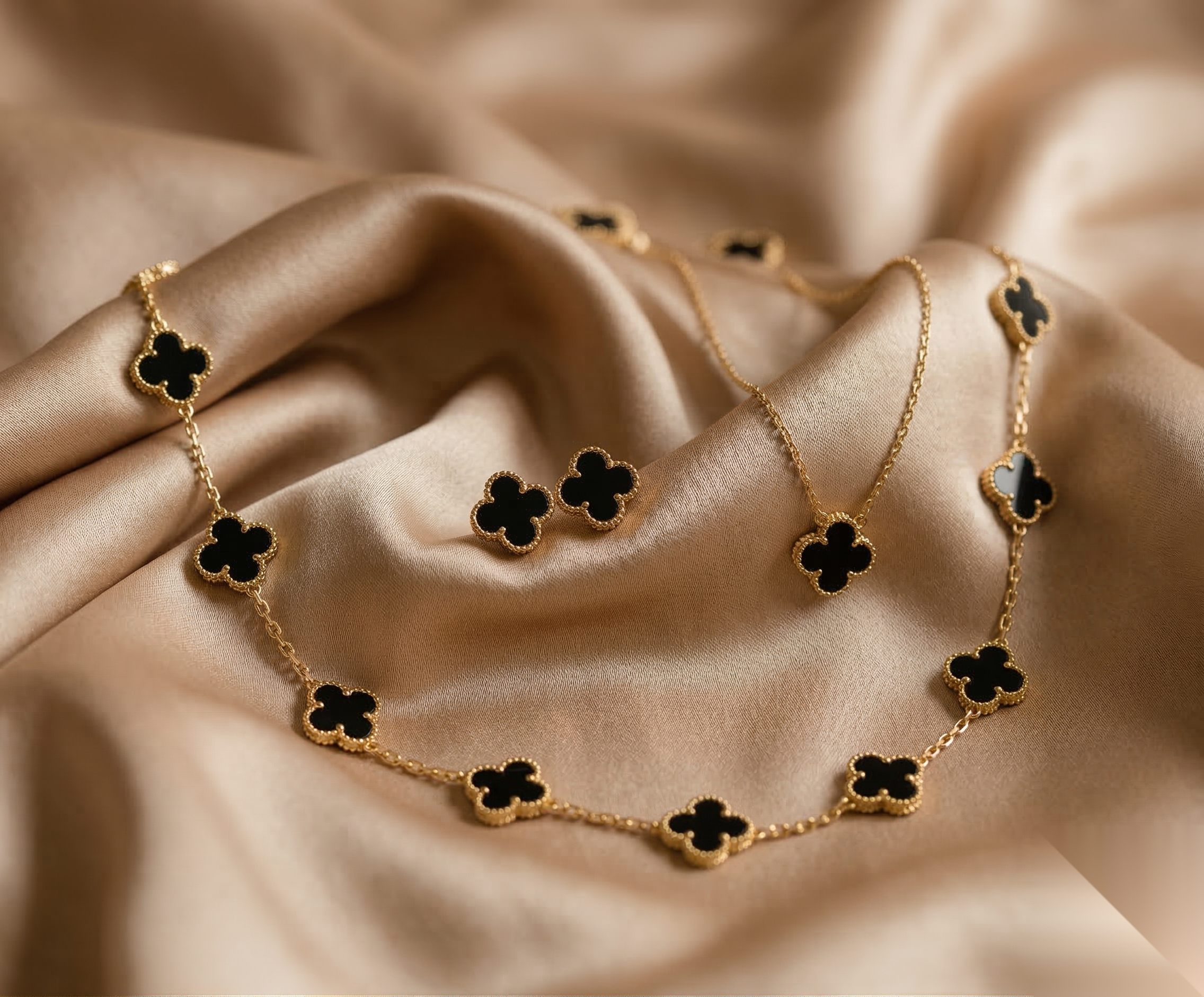 Black Clover Jewelry Set